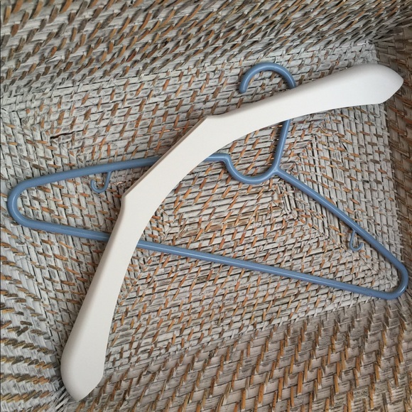 COPY - SHOULDER SHAPER HANGER COVERS. 20 SHAPER COVERS. DESIGNED TO COVER YOUR … - Picture 9 of 13